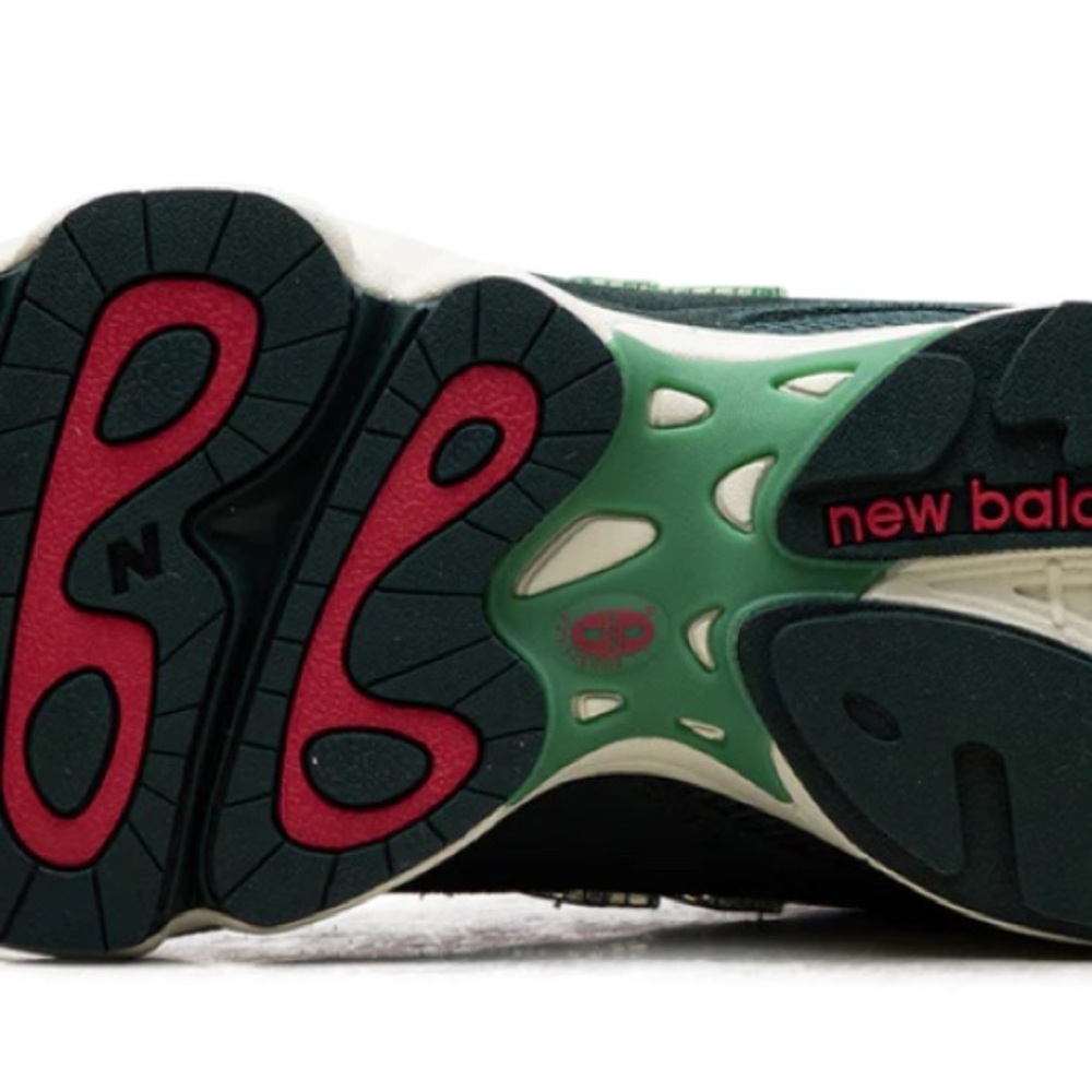 NWT EXCLUSIVE NEW BALANCE CONCEPTS X 1000 'MILE' Meadow Mist/Pine Grove - Picture 4 of 5
